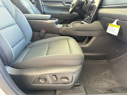 New 2026 GMC Terrain AT4 w/ Convenience Package III image 38