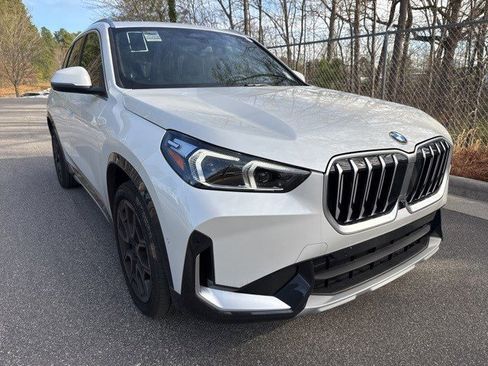 Used 2025 BMW X1 xDrive28i w/ Technology Package image 4