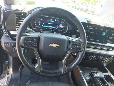 Used 2023 Chevrolet Silverado 1500 High Country AWD/4WD image 18