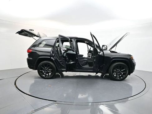 Used 2020 Jeep Grand Cherokee Altitude image 44