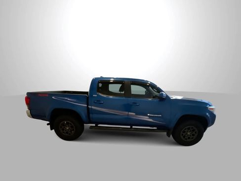 Used 2018 Toyota Tacoma SR5 image 9