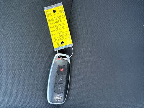 Used 2023 Nissan Rogue S image 33