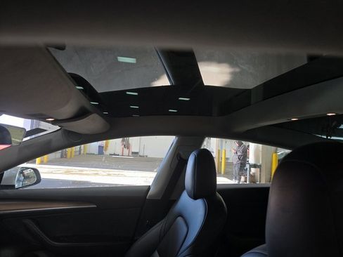 Used 2023 Tesla Model 3 Performance image 6