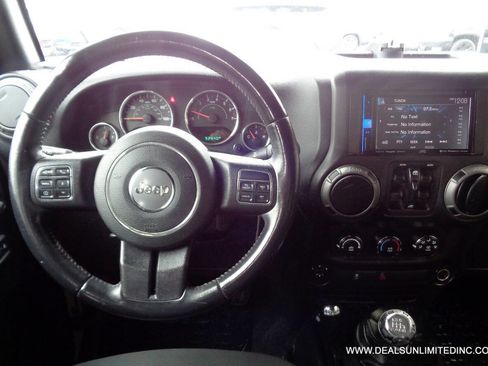 Used 2016 Jeep Wrangler Unlimited Sport image 9
