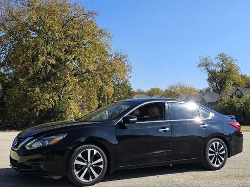 Used 2016 Nissan Altima 2.5 SL w/ 2.5 Technology w/LED Package FWD image 1