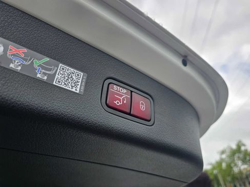 Used 2026 Mercedes-Benz GLC 300 image 18