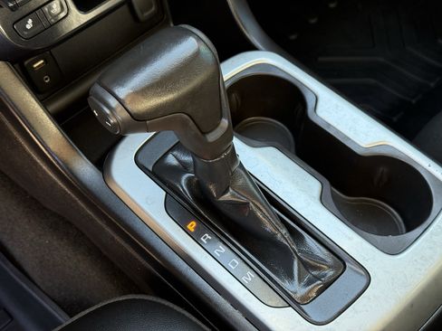 Used 2015 Chevrolet Colorado LT w/ Luxury Package image 23