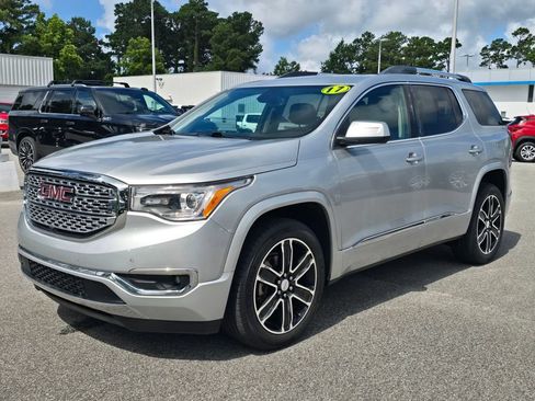 Used 2017 GMC Acadia Denali w/ Technology Package FWD image 1