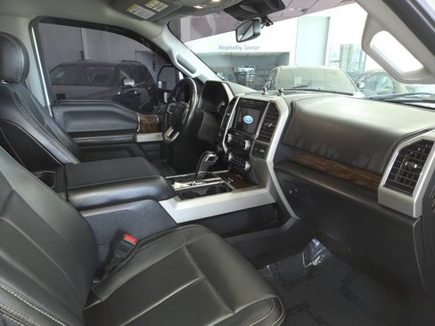 Used 2018 Ford F150 Lariat w/ Equipment Group 502A Luxury AWD/4WD image 31