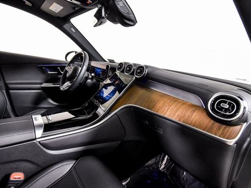 Certified 2025 Mercedes-Benz GLC 300 image 28