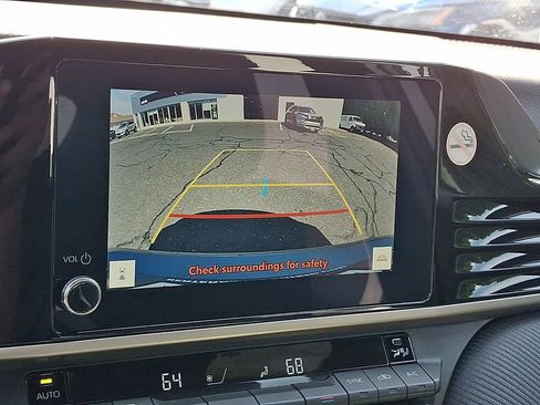 Used 2025 Toyota Camry SE FWD image 18