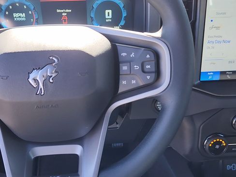 New 2025 Ford Bronco Base image 18