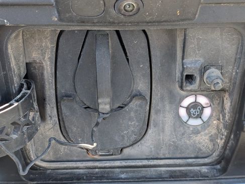 Used 2023 Ford E-Transit 148 High Roof Extended RWD image 4
