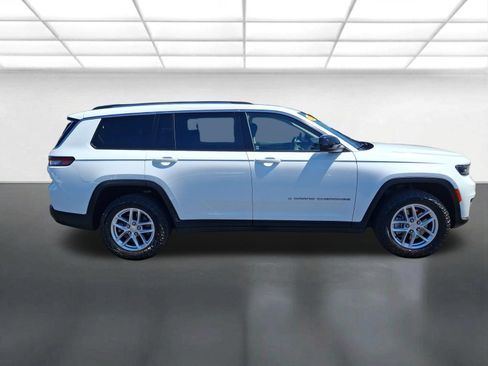Certified 2021 Jeep Grand Cherokee L Laredo w/ Luxury Tech Group I AWD/4WD image 2