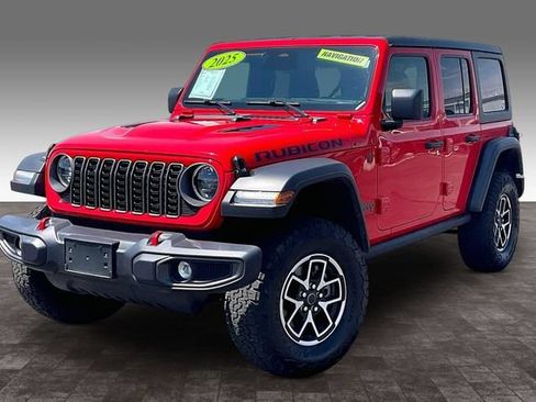 Used 2025 Jeep Wrangler Unlimited Rubicon w/ Convenience Group AWD/4WD image 1
