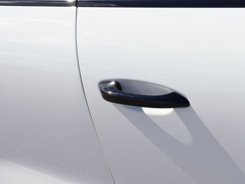 Used 2022 Porsche Cayenne GTS image 18