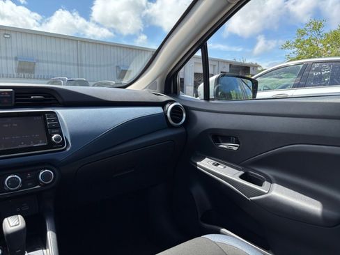 Used 2025 Nissan Versa SV FWD image 33