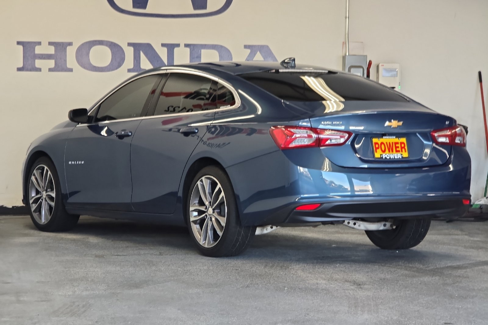 Used 2024 Chevrolet Malibu LT FWD image 5