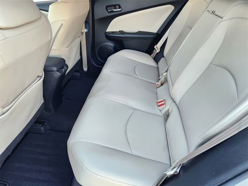 Used 2019 Toyota Prius XLE image 30