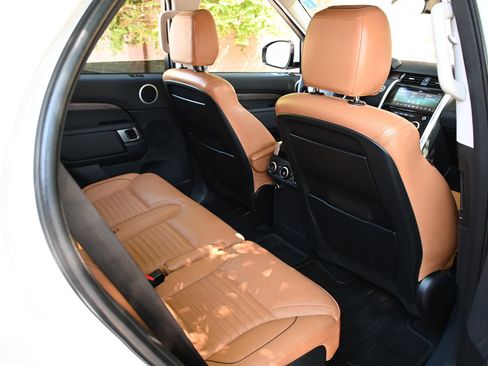 Used 2019 Land Rover Discovery HSE AWD/4WD image 15