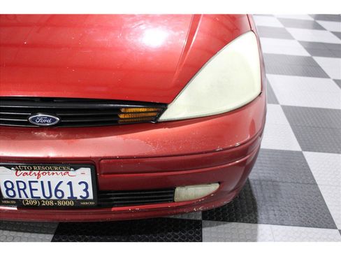 Used 2002 Ford Focus ZX5 Hatchback image 8