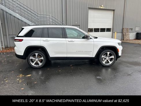 New 2025 Jeep Grand Cherokee Limited image 2