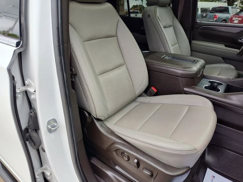 Used 2022 GMC Yukon SLT w/ SLT Premium Package RWD image 24