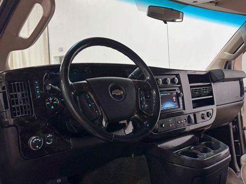 Used 2016 Chevrolet Express 2500 RWD image 10