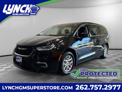 Used 2024 Chrysler Pacifica Touring-L