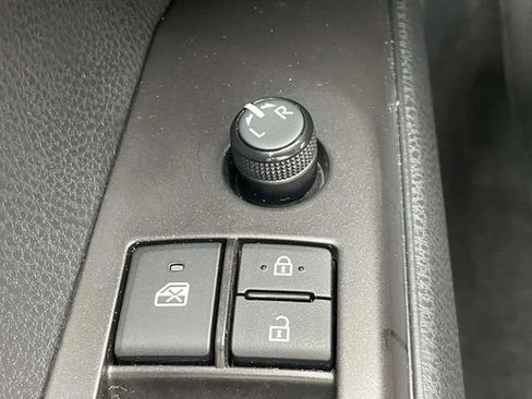 Used 2024 Toyota Camry SE FWD image 25