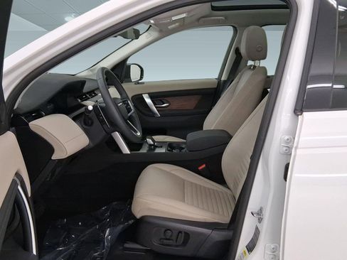 Used 2025 Land Rover Discovery Sport S image 5