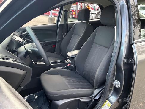 Used 2016 Ford Focus SE image 7