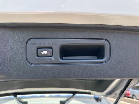 Used 2024 Honda Pilot Elite image 14