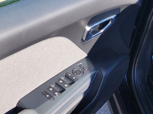 Used 2025 Kia K4 EX image 12