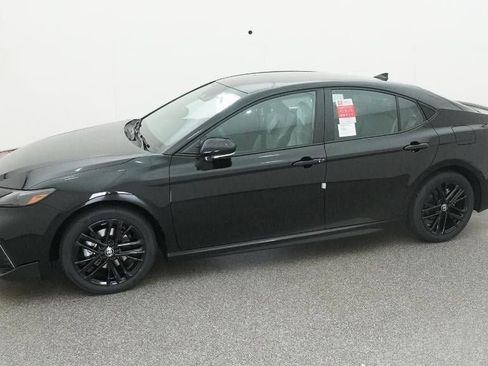 New 2026 Toyota Camry SE image 2