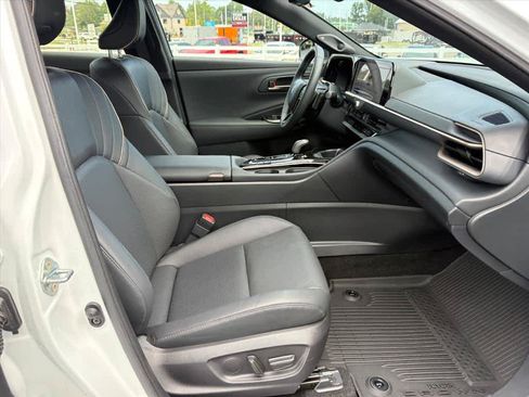 Used 2025 Toyota Crown Signia w/ Advanced Technology Package AWD/4WD image 6