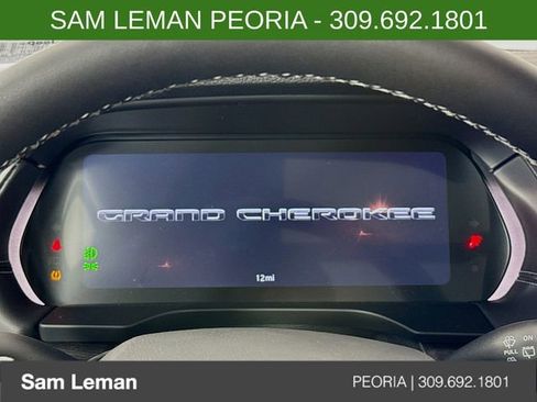 New 2025 Jeep Grand Cherokee Limited w/ Luxury Tech Group II image 12