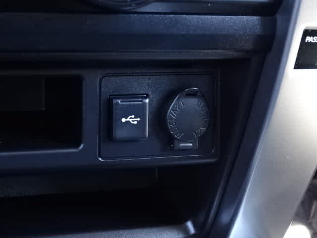 Used 2023 Toyota 4Runner SR5 Premium w/ Moonroof Package AWD/4WD image 32
