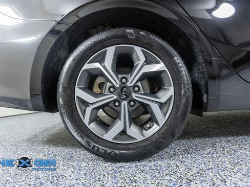 Used 2020 Kia Forte LXS FWD image 45