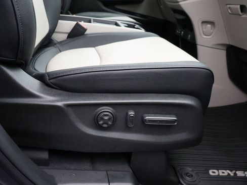 Certified 2026 Honda Odyssey Elite image 10