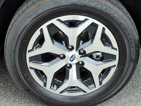 Certified 2023 Subaru Forester Premium AWD/4WD image 11