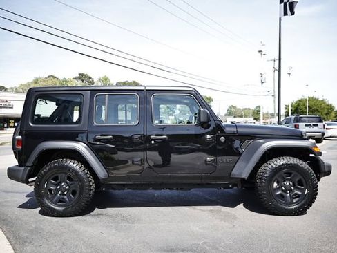 Used 2024 Jeep Wrangler Unlimited Sport AWD/4WD image 8