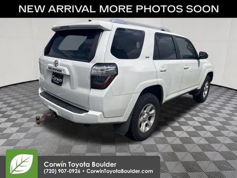 Used 2016 Toyota 4Runner SR5 AWD/4WD image 8
