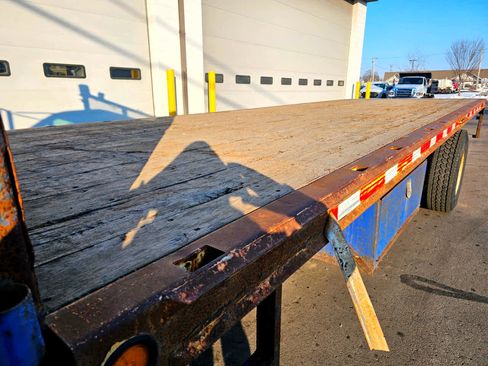 Used 2015 Ford F650 2WD Regular Cab Super Duty image 4