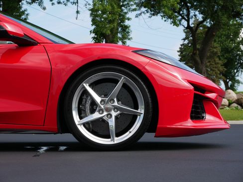 Used 2025 Chevrolet Corvette E-Ray AWD/4WD image 18
