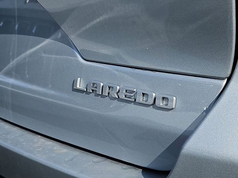 New 2025 Jeep Grand Cherokee Laredo X w/ Luxury Tech Group I image 5