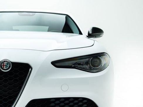 Used 2020 Alfa Romeo Giulia Nero Edizione w/ Nero Edizione image 7