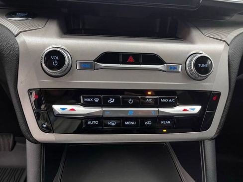 Used 2023 Ford Explorer XLT w/ Equipment Group 202A image 29