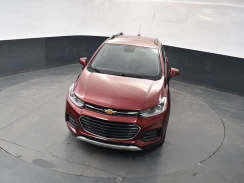 Used 2022 Chevrolet Trax LT w/ LT Convenience Package image 34
