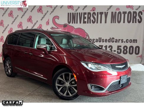 Used 2017 Chrysler Pacifica Limited FWD image 1